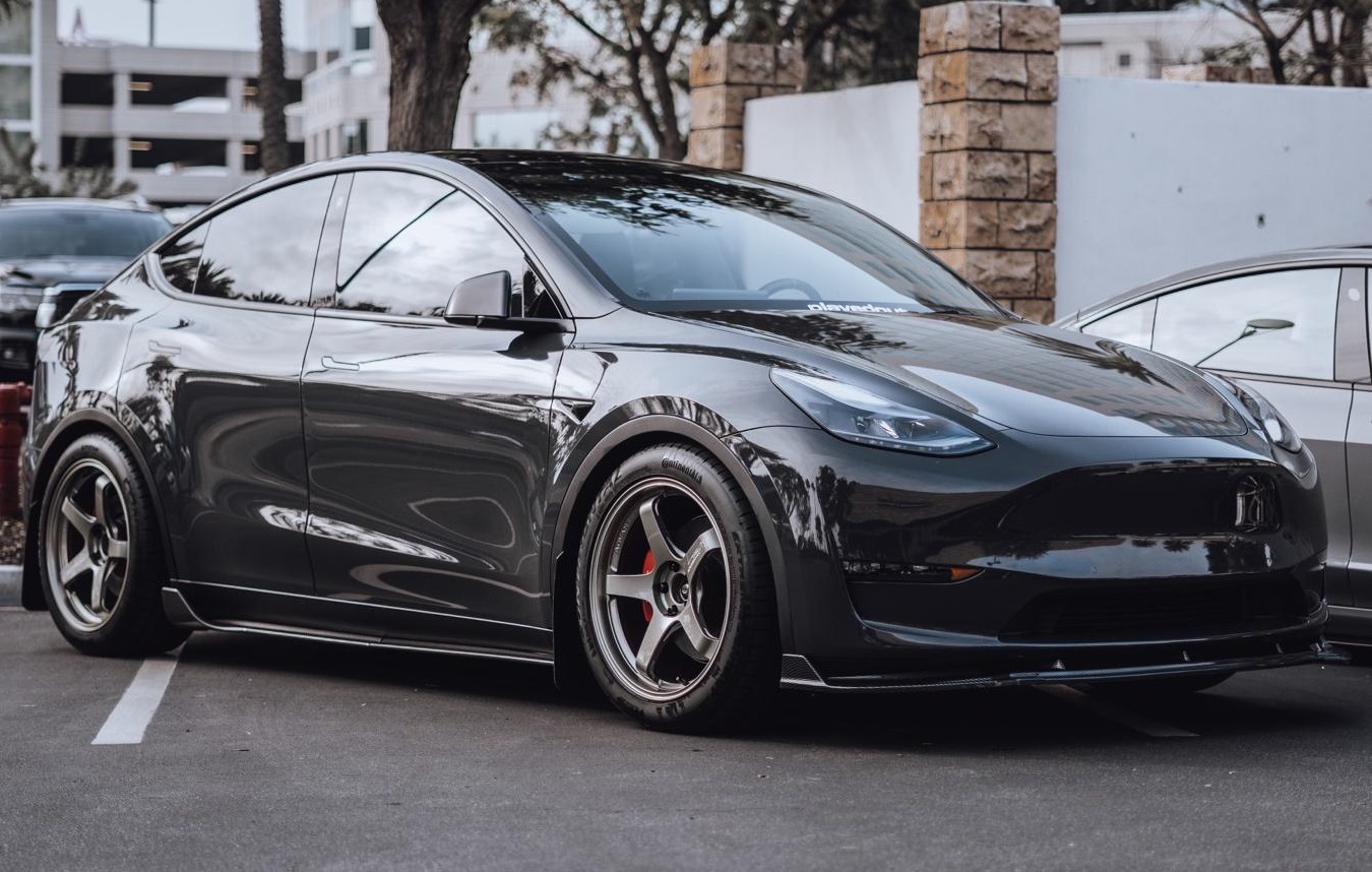 Model y lowered on Advan wheels