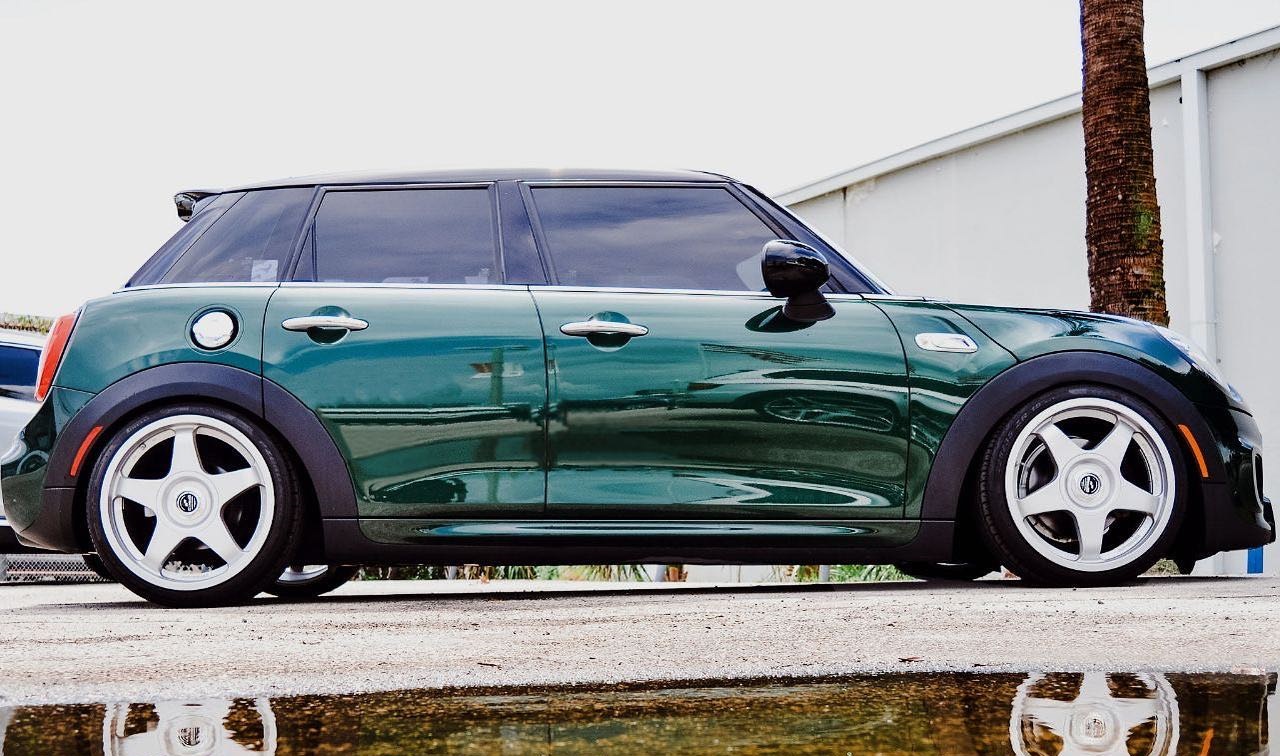 JCW mini on fifteen52 Chicane wheels