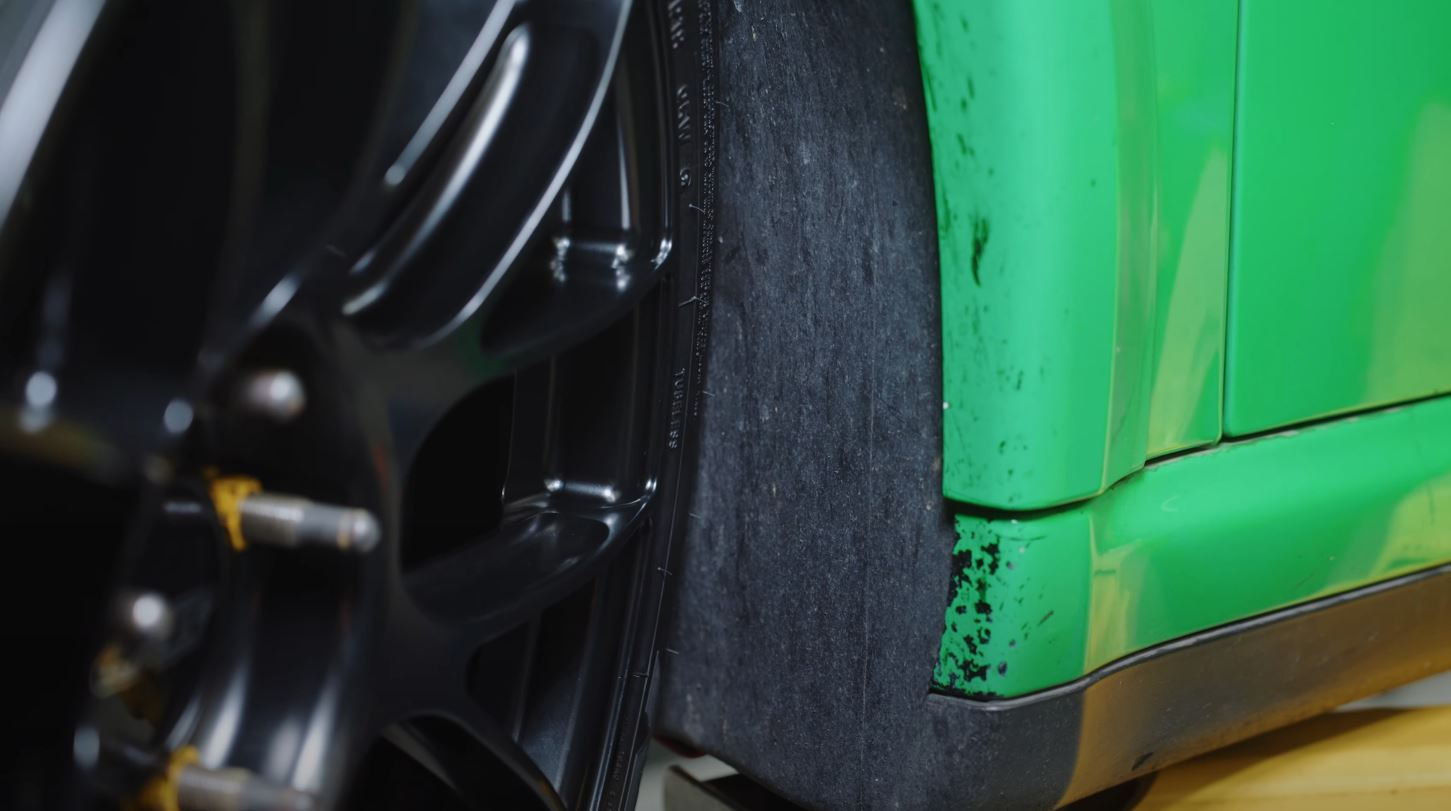 Rolling fenders on 997 Porsche