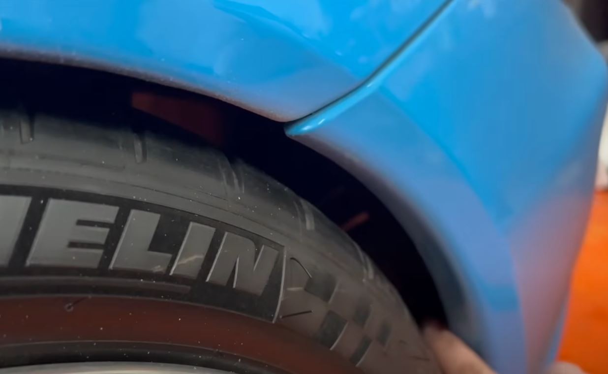 Rolling fenders on 997 Porsche