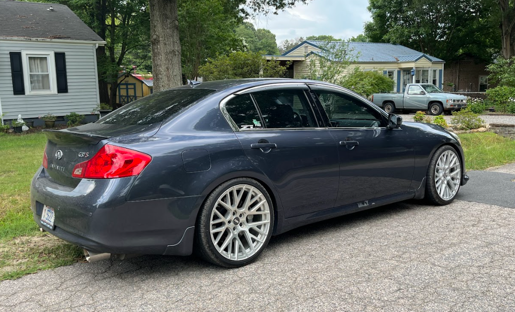 g37 sedan on 20 inch ESR wheels